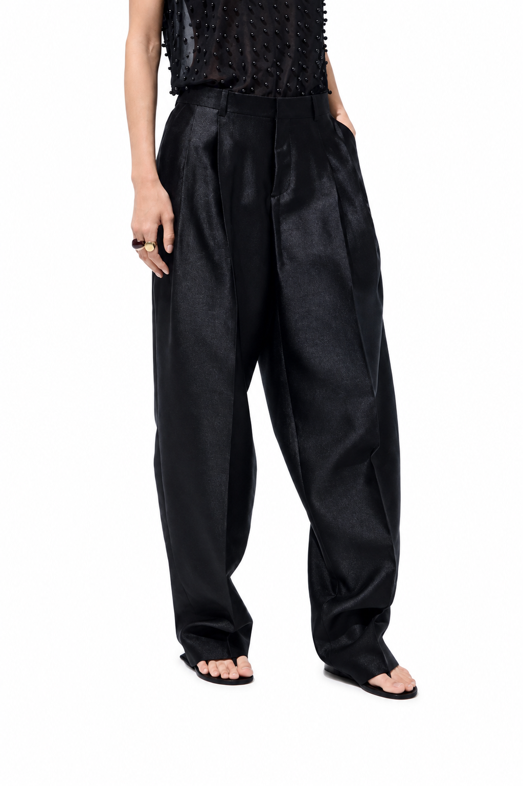 FRONT-PLEATED TAILORED TROUSERS (بنطلون)“VELORÉ”