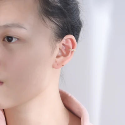 TWISTED ENAMEL EAR CUFF (الأقراط)