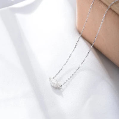 MARQUISE CRYSTAL PENDANT NECKLACE (العقد)