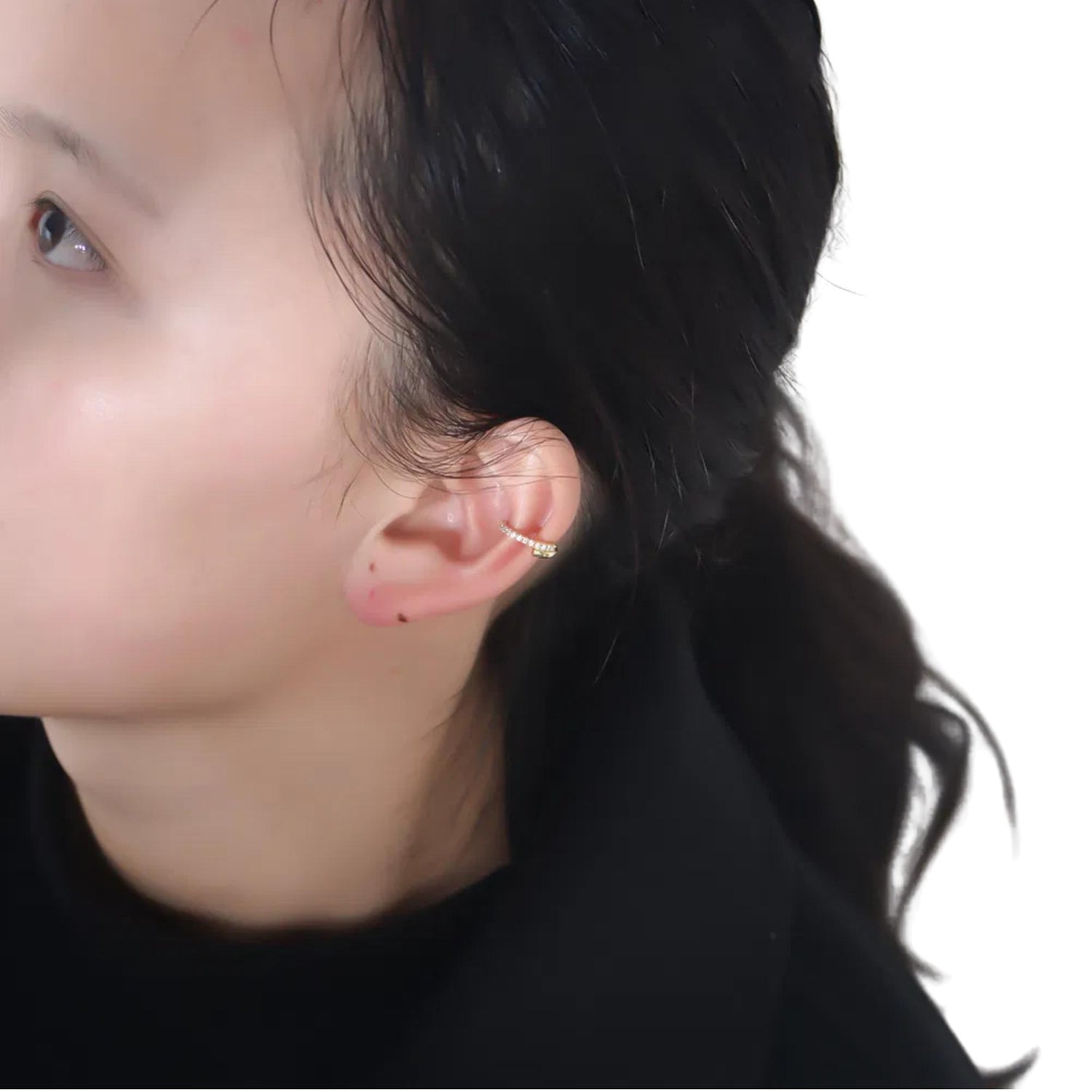 CIRCLE-SHAPED EAR CUFF (الأقراط)