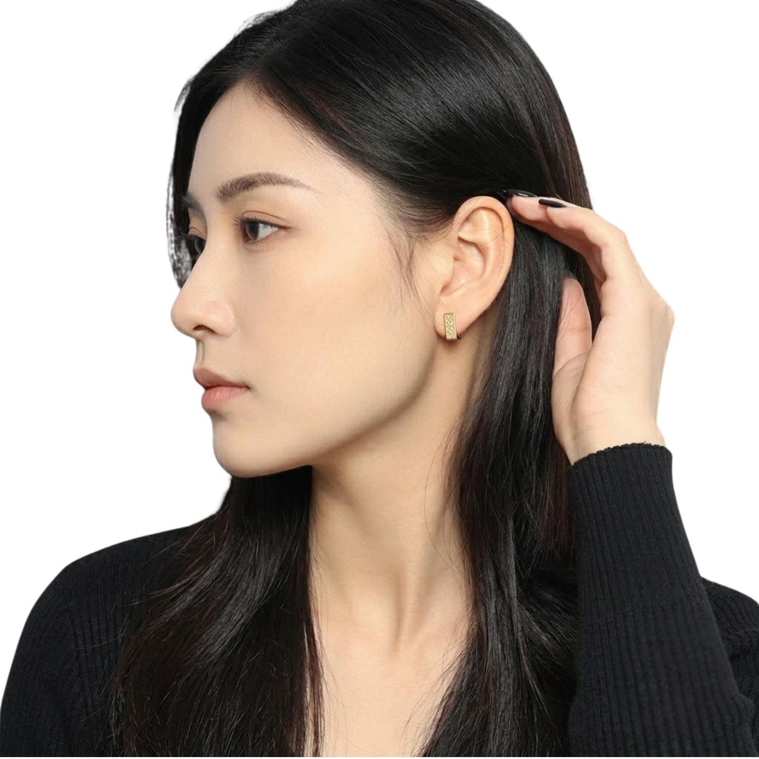 COLD WIND BUCKLE EARRINGS (الأقراط)