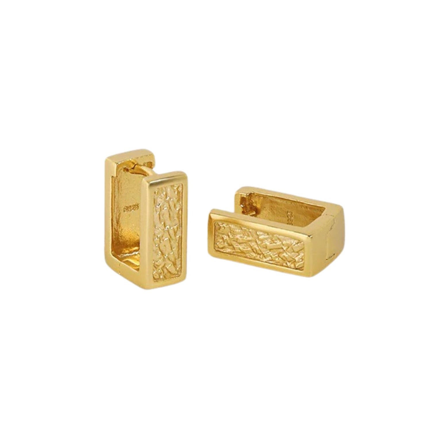 COLD WIND BUCKLE EARRINGS (الأقراط)