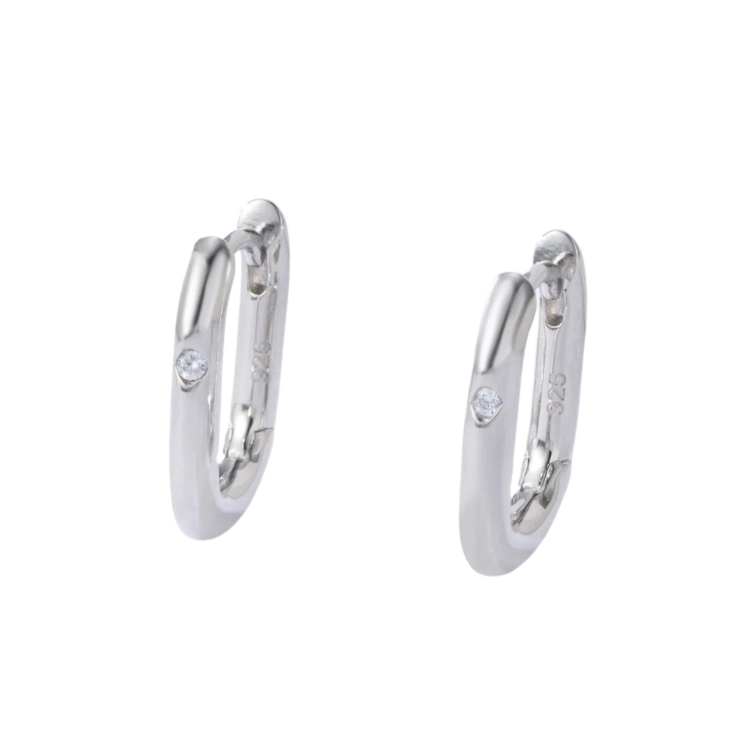 EAR CLIP ROUNDED SQUARE HUGGIE HOOP EARRINGS (الأقراط)