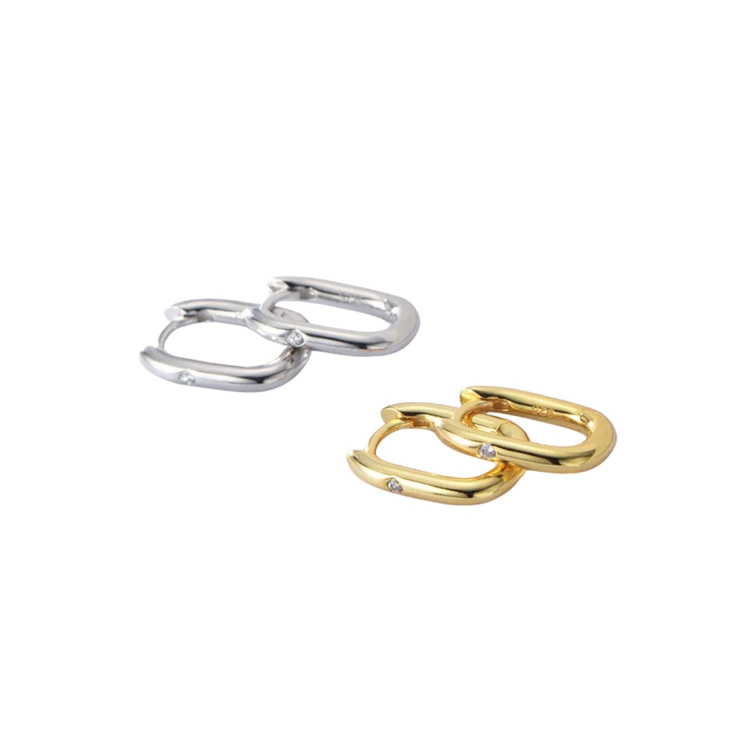 EAR CLIP ROUNDED SQUARE HUGGIE HOOP EARRINGS (الأقراط)
