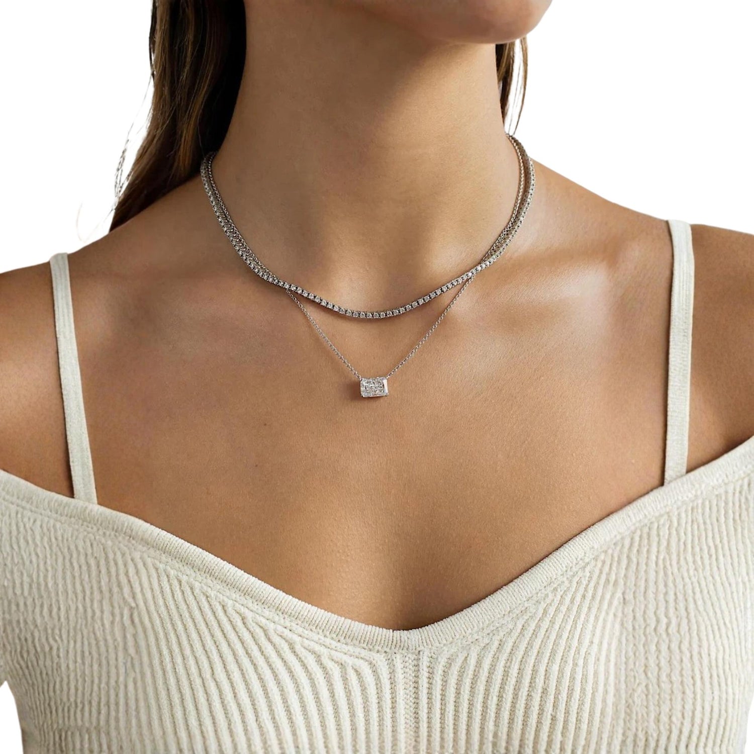 EAST WEST RADIANT PENDANT NECKLACE (العقد)