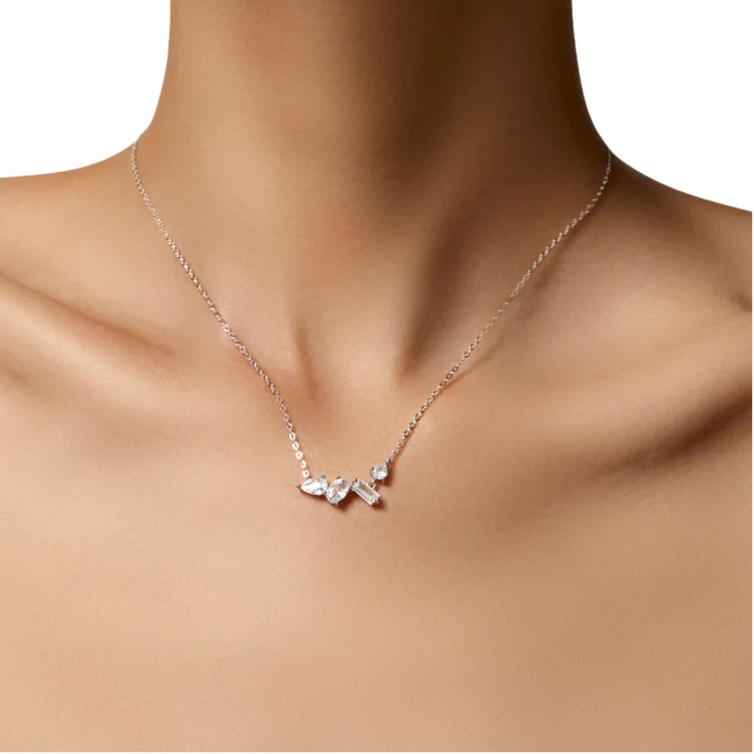 ELYSIA NECKLACE (العقد)