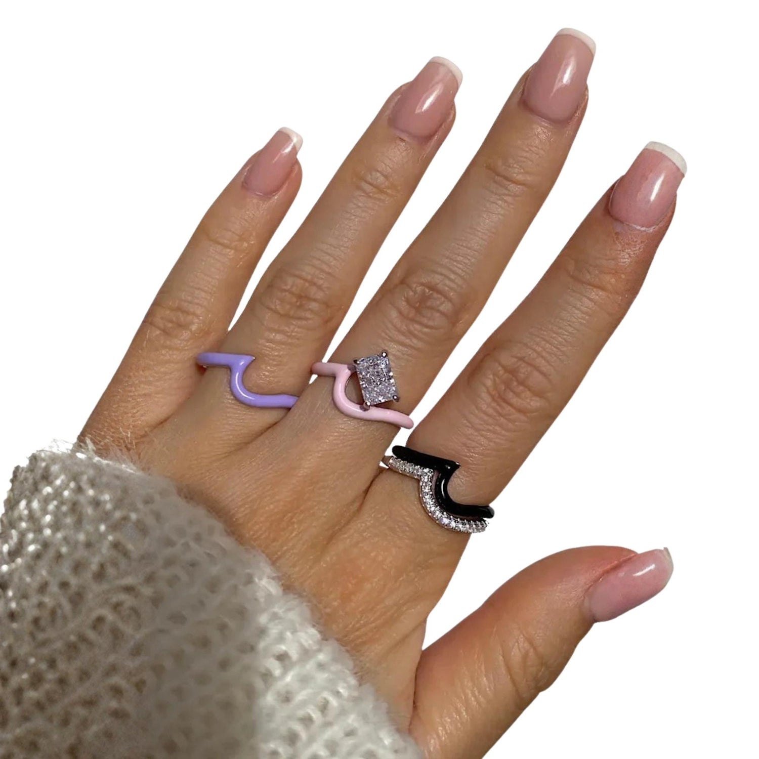 ENAMEL VAGUES RING (الخاتم)