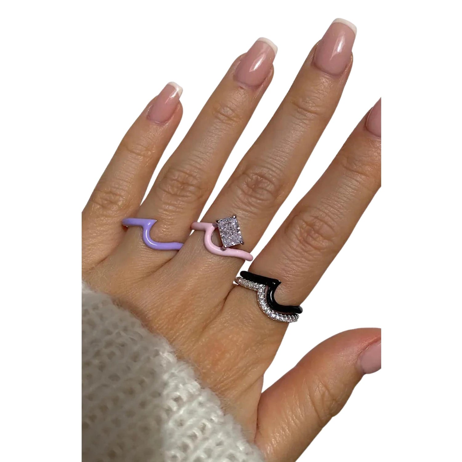 ENAMEL WAVE RING / TOP STACKER (الخاتم)