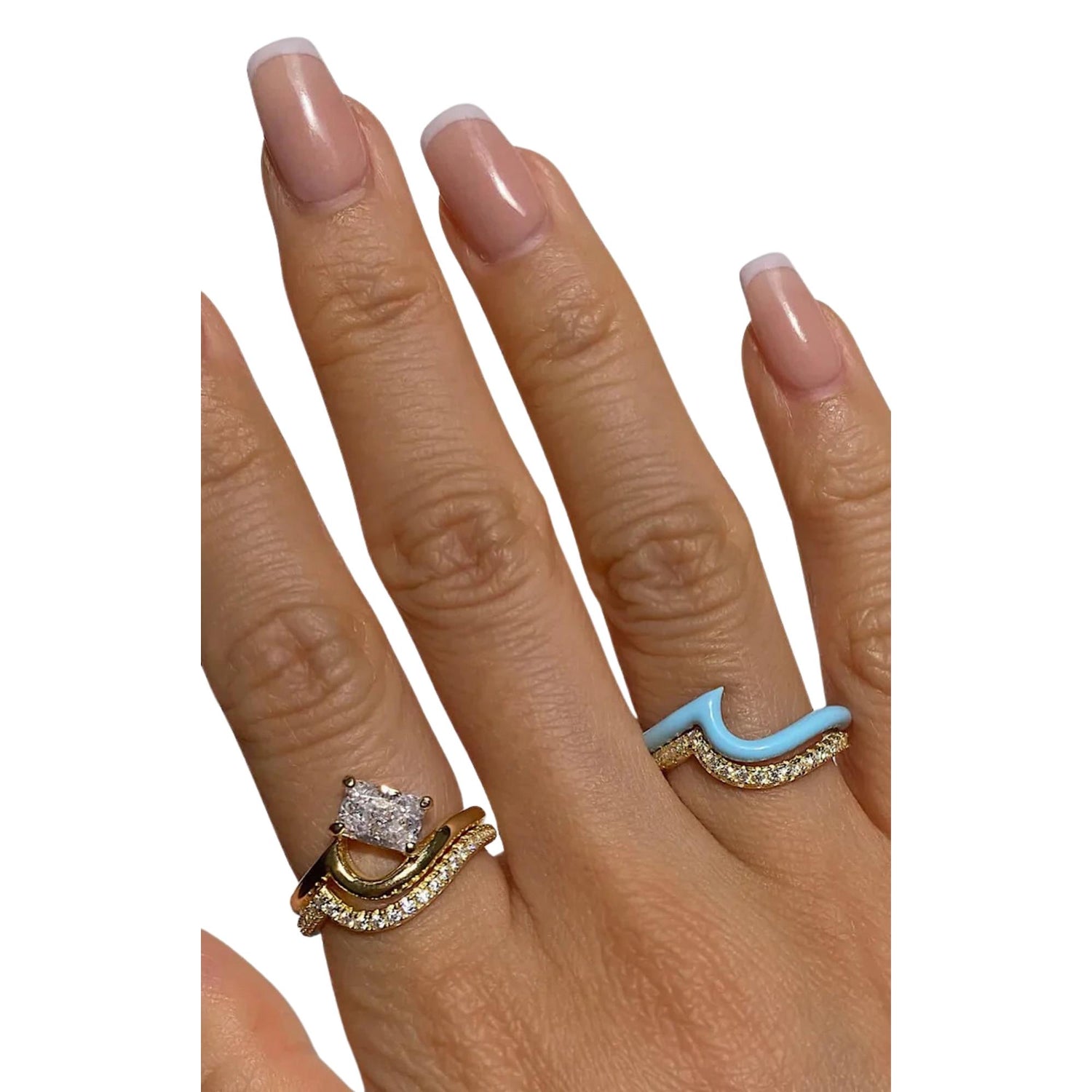 ENAMEL WAVE RING / TOP STACKER (الخاتم)