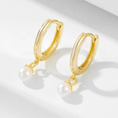 PEARL HOOP EARRINGS (الأقراط)