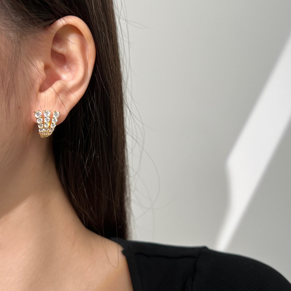 THREE CLAWS HOOP EARRINGS (الأقراط)