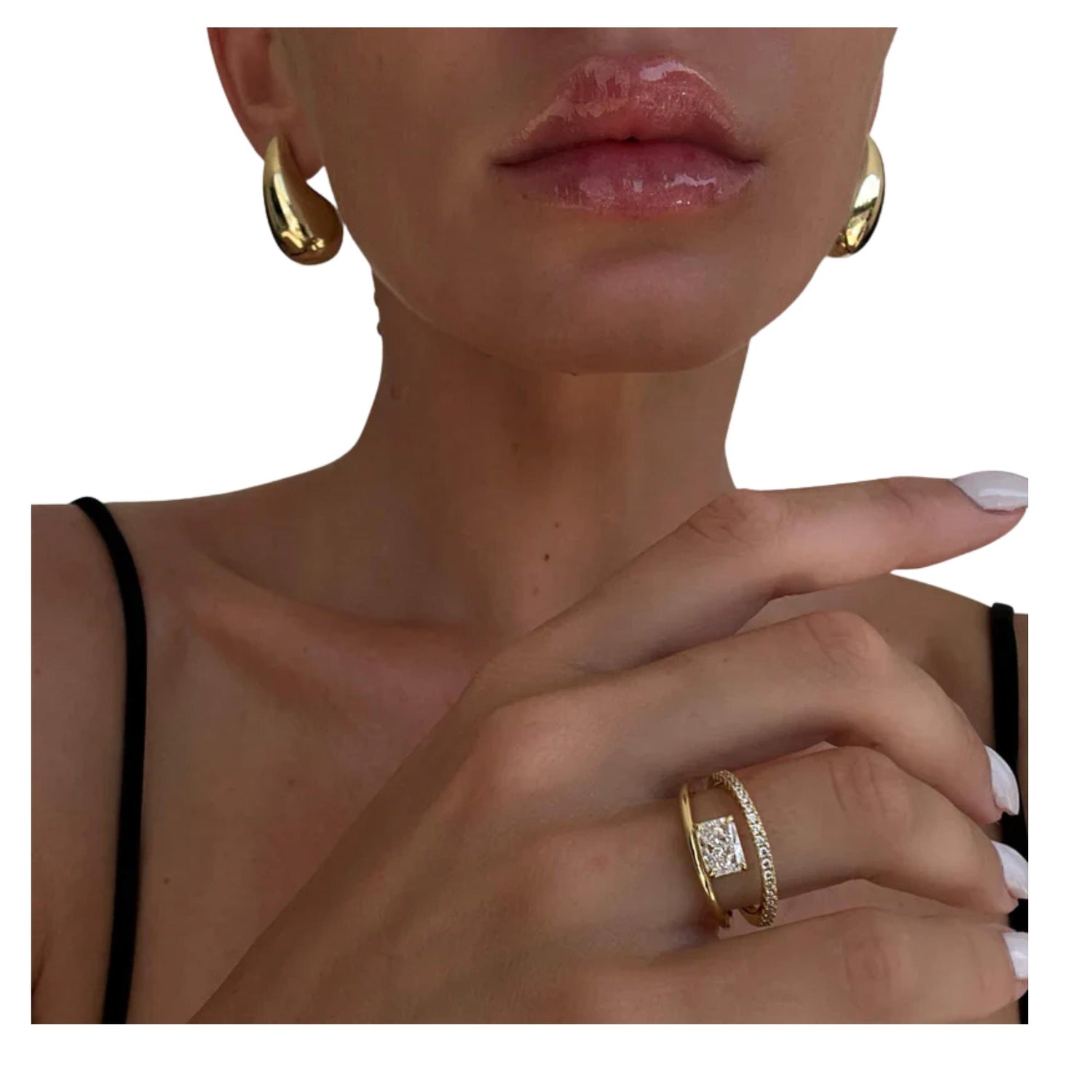 MARE EARRINGS (الأقراط)