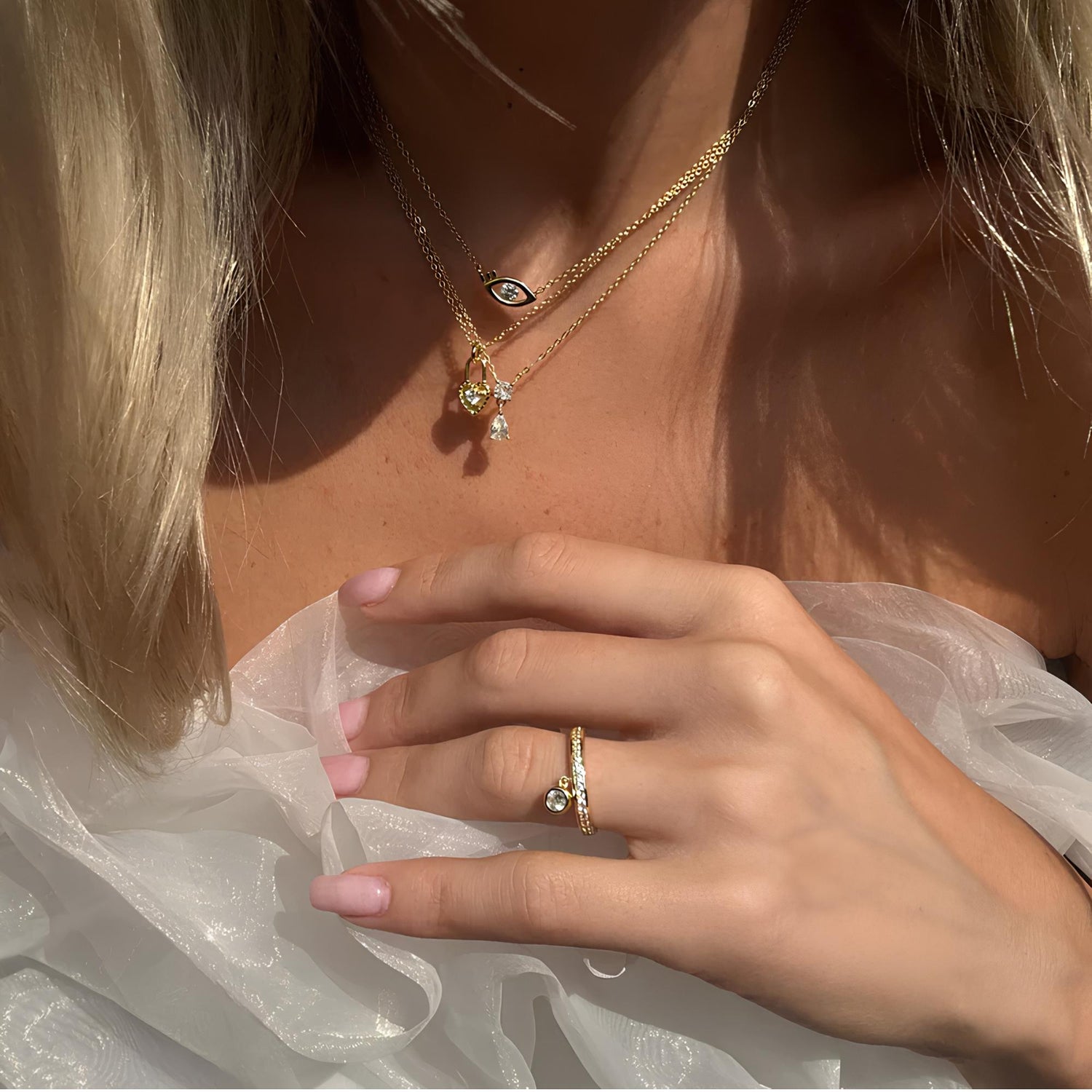 NALA NECKLACE (العقد)