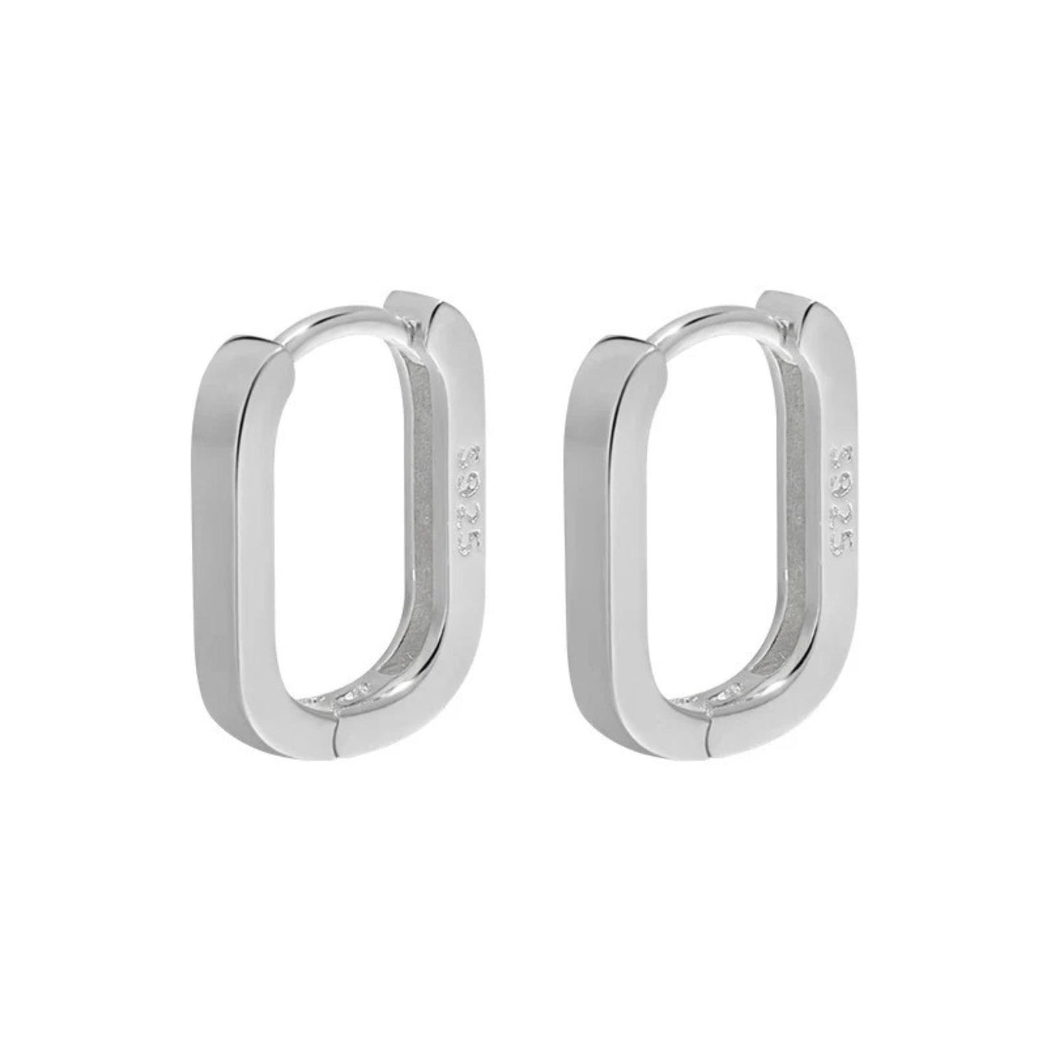 OVAL BUCKLE EARRINGS (الأقراط)