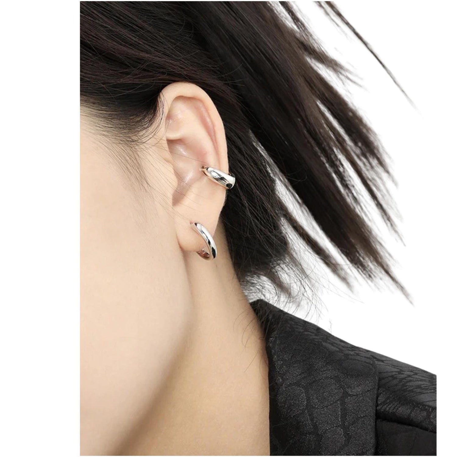 OVAL RING EARRINGS (الأقراط)