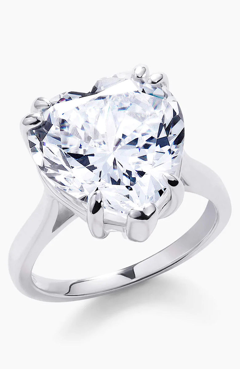 AMOS HEART-CUT RING (الخاتم)