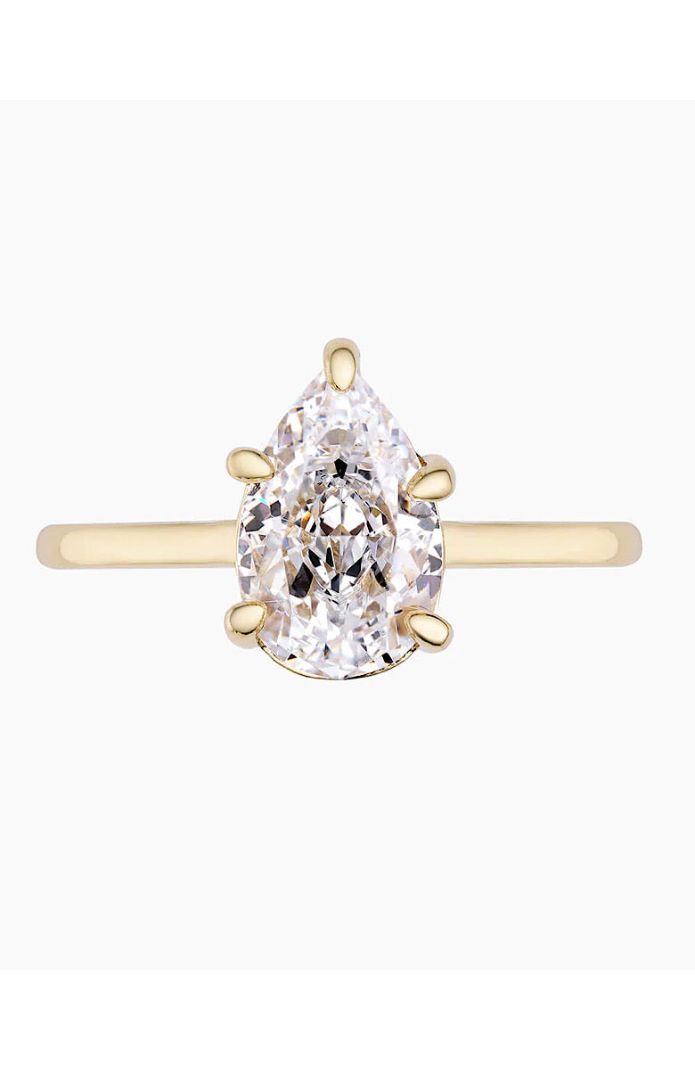 PEAR SOLITAIRE RING (الخاتم)